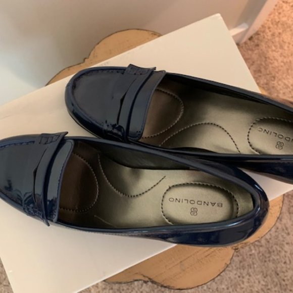 NWT: Bandolino Navy Heels-Size 6 1/2 Medium - Picture 6 of 8
